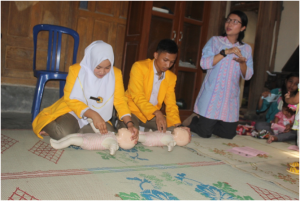 PENYULUHAN KESEHATAN TENTANG PARENTING: PENANGANAN PERTAMA PADA BALITA DI KELURAHAN SELOKATON KECAMATAN GONDANGREJO KABUPATEN KARANGANYAR