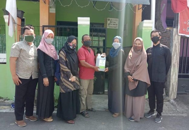 “SOSIALISASI FAKTOR YANG MEMPENGARUHI MINAT MASYARAKAT DALAM KEPESERTAAN BPJS KESEHATAN DI RT 02 RW 27 MOJOSONGO”